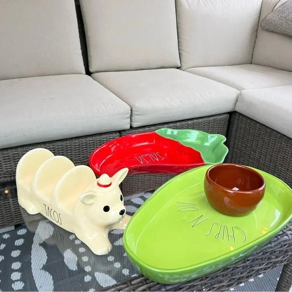 NEW Rae Dunn TACO Stand/Holder adorable ceramic Chihuahua with cute sombrero - Picture 7 of 12